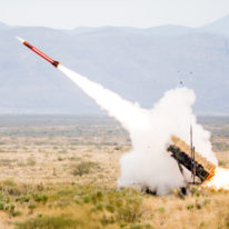 Raytheon zdobywa kontrakt o wartości 225 milionów dolarów na podniesienie zdolności systemu Patriot w zakresie obrony przeciwrakietowej